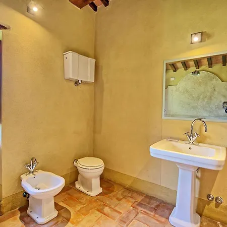 Villa Sleeps 8 Pool Wifi *