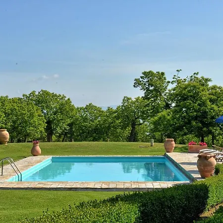 Villa Sleeps 8 Pool Wifi